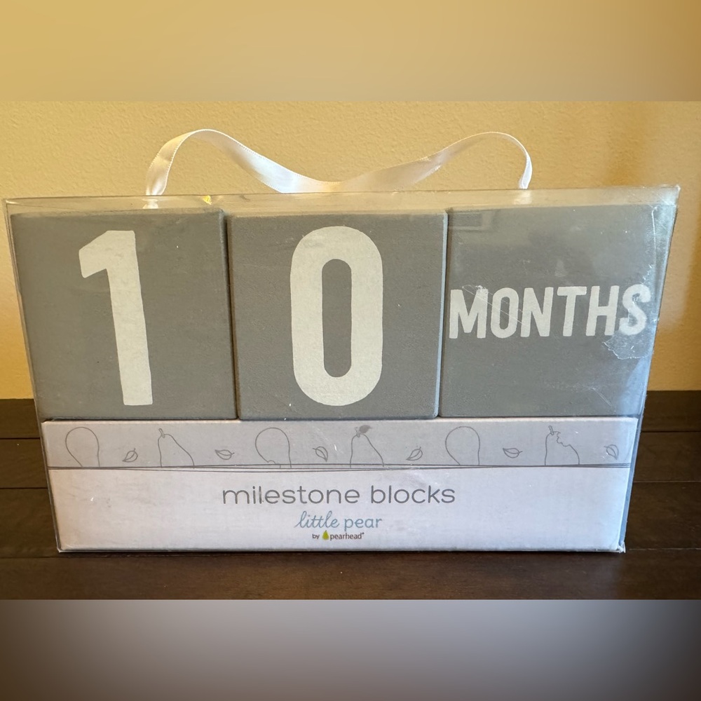 NIB! Little Pear Milestone Blocks -Growth Marker for Baby’s Age / Photo Prop